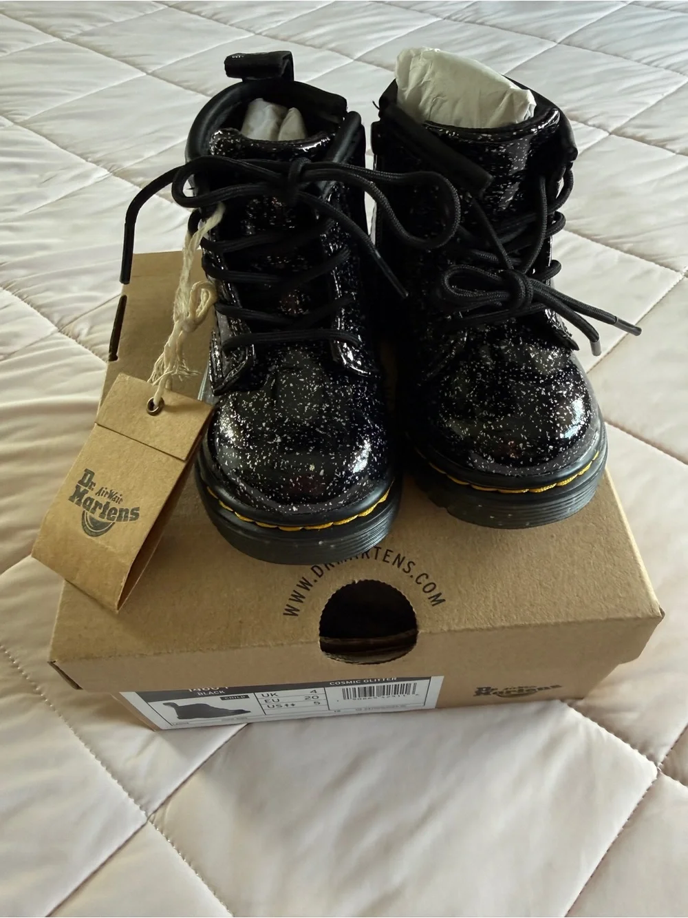 NWT NIB Dr. Martens Black Cosmic Glitter Lace-Up Girls' Boots BRAND NEW size 5